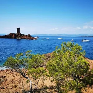 Camping Mobil Avec Vue Exceptionnelle, Saint-Raphaël