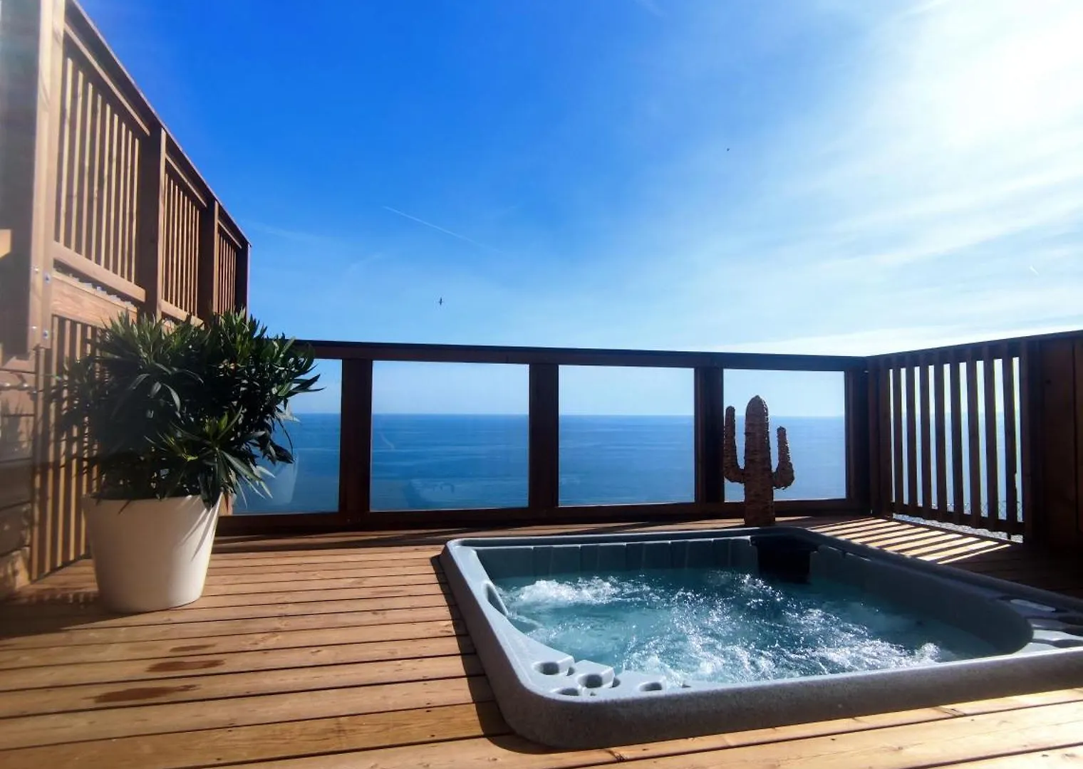Sea View Amazing Hotel Saint-Raphael  0*, Saint-Raphael (Var)