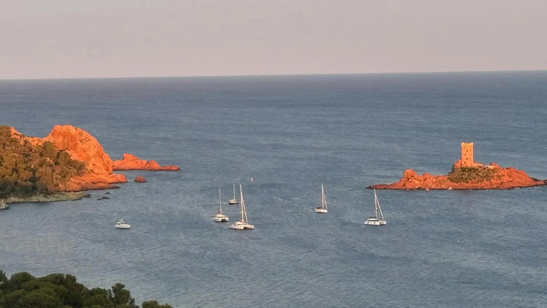 Campsite Sea View Amazing Hotel Saint-Raphael